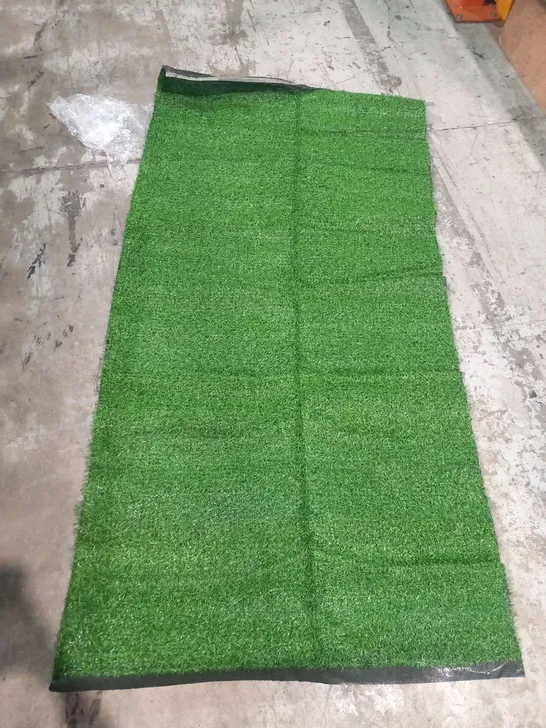 SIX ROLLS OF BRAND NEW MULTI PURPOSE PREMIUM GARDEN TURF (SIZE 200X100 CM PER ROLL)