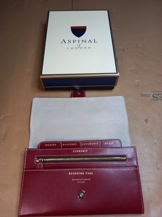 ASPINAL OF LONDON PASSPORT CARRIER