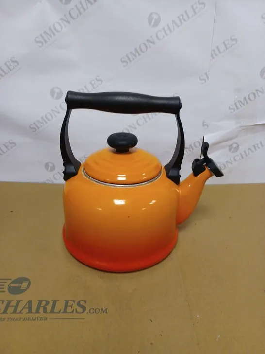 LE CREUSET STOVE KETTLE 2.1L