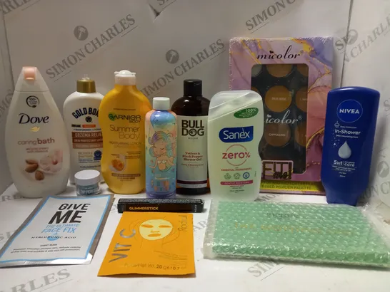 BOX OF APPROX 10 ASSORTED BEAUTY PRODUCTS TO INCLUDE GARNIER SUMMER GLOW BODY LOTION, BULLDOG SHOWER GEL, SANEX SHOWER GEL, ETC 