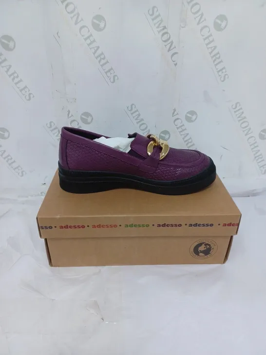 BOXED ADESSO LADIES FLAT SHOES WITH GOLD CHAIN DETAIL PURPLE SIZE EU 39