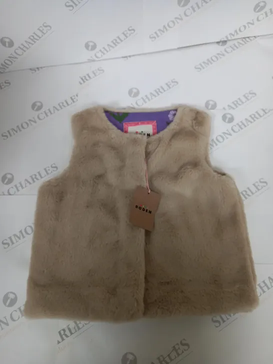 MINI BODEN FAUX FUR GILET SIZE 5-6 YEARS