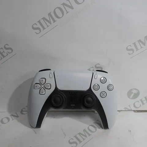 PS5 CONTROLLER IN WHITE NO BOX