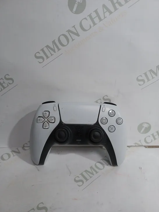 PS5 CONTROLLER IN WHITE NO BOX