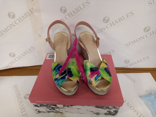 BOXED PAIR OF MODA IN PELLE WEDGED SANDALS - MULTICOLOURED SIZE 40EU