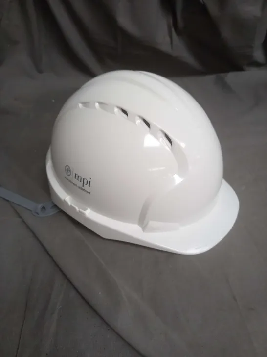 JSP HARD HAT IN WHITE ADJUSTABLE