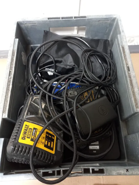 APPROXIMATELY 15 ASSORTED ELECTRICAL PRODUCTS TO INCLUDE , PLUGS , WIFI HUBS , HDMI CABLES 