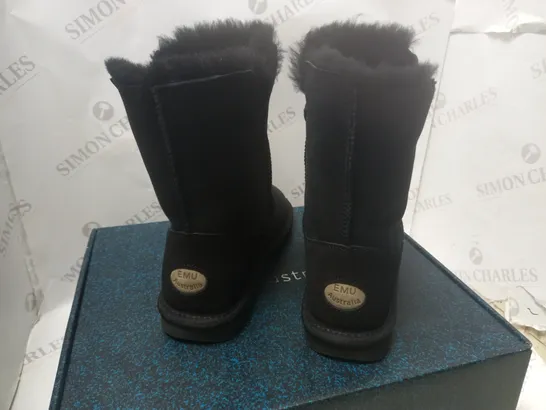 BOXED EMU AUSTRALIA MINI BOOTS - SIZE 6