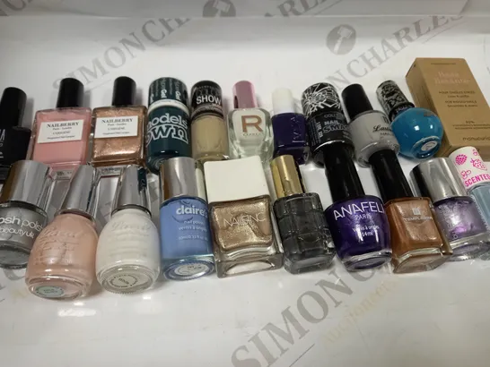 ASSORTMENT OF NAIL POLISH APPROX. 20 ITEMS 