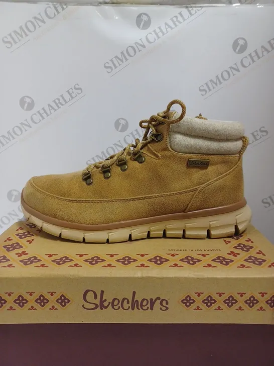 BOXED SKECHERS SYNERGY WARM TECH BOOTS, CHESTNUT - SIZE 8 