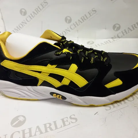 BOXED PAIR OF ASICS GEL-DIABLO TRAINERS, BLACK/TAI-CHI YELLOW, UK 11.5