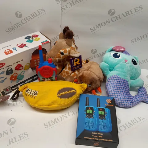 APPROXIMATELY 20 ASSORTED TOYS AND ACCESSORIES TO INCLUDE; 