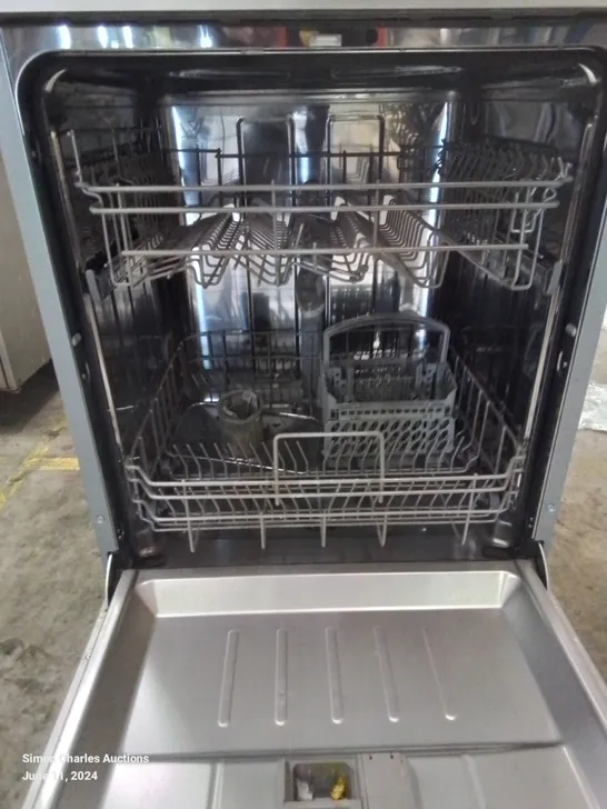 COMFEE' FREESTANDING DISHWASHER STAINLESS STEEL - COLLECTION ONLY 