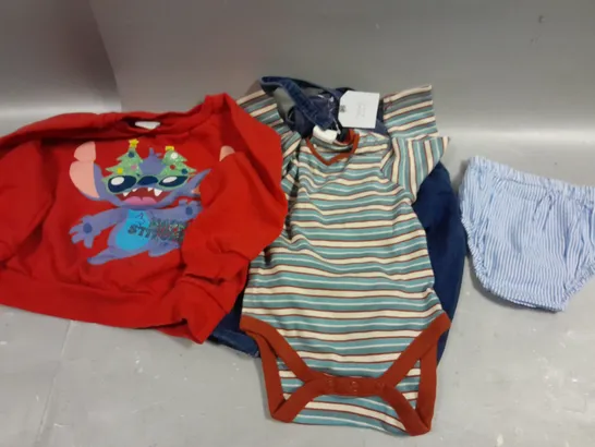 APPROXIMATELY 20 ASSORTED CHILDRENS CLOTHING PRODUCTS IN AGES RANGING FROM 0-5YRS 