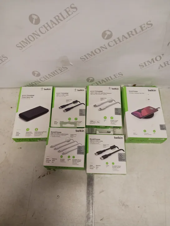 APPROXIMATELY 20 ASSORTED BOXED BELKIN SMARTPHONE/TABLET ACCESSORIES TO INCLUDE POWERBANKS, CHARGING CABLES, WIRELESS CHARGING PADS ETC 