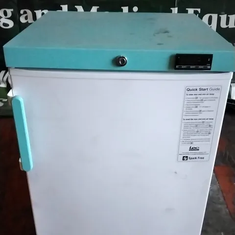 LEC LR207C MINIFRIDGE 