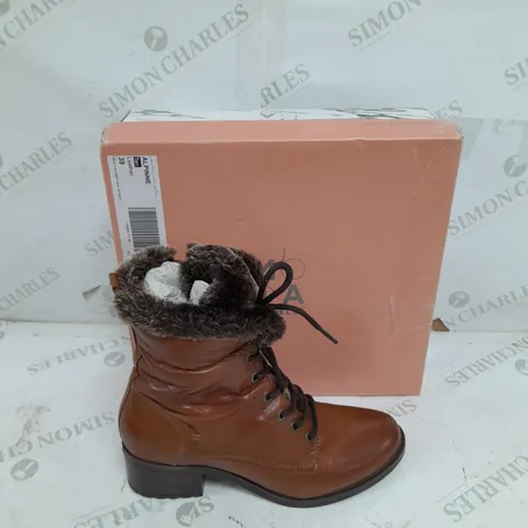 BOXED  MODA IN PELLE FAUX FUR LINED LACE UP BOOTS ALPINNE TAN SIZE 39 