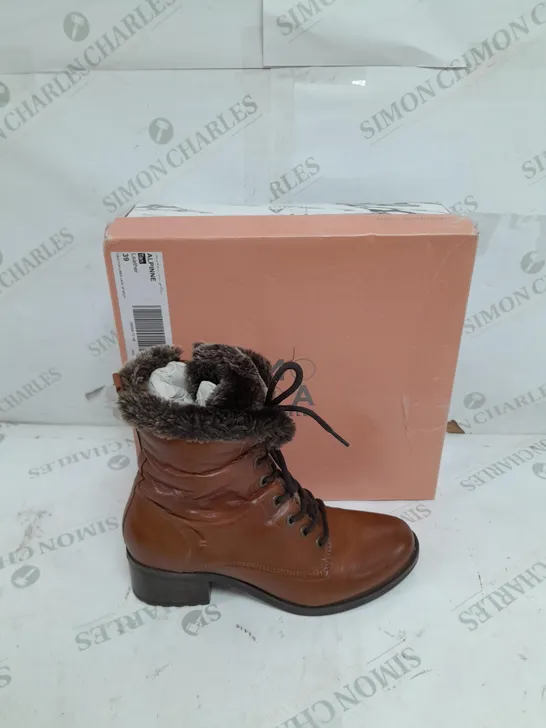 BOXED  MODA IN PELLE FAUX FUR LINED LACE UP BOOTS ALPINNE TAN SIZE 39 