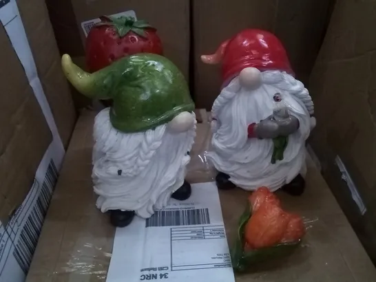 BOXED SET OF 2 CARRYING GNOMES