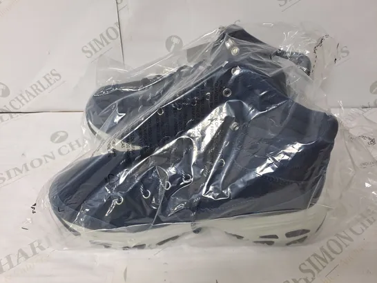 BAGGED BLUE SKECHERS BOOTS SIZE 8