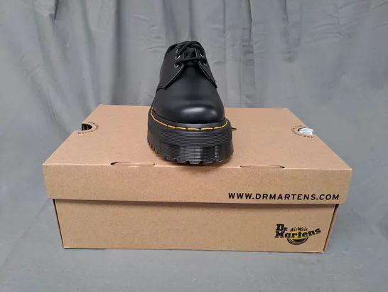 BOXED PAIR OF DR MARTENS 1461 QUAD SHOES IN BLACK UK SIZE 4