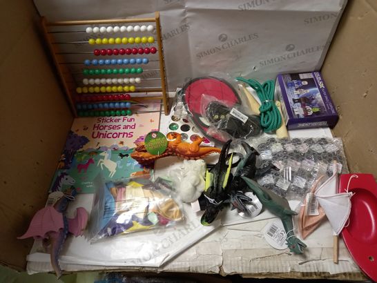 LOT OF APPROXIMATELY 12 TOYS AND GAMES TO INCLUDE TOYS, UNICORN BOOK, AND SKIPPING ROPE ETC.