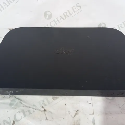 SKY Q BOX