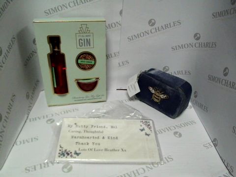 A SET OF 3 ASSORTED GIFTS INCLUDING DENIM BEE EMBROIDERED JEWELLRY BOX, PERSONALISED WOODEN SIGN AND GIN GIFT SET  RRP &pound;64.98