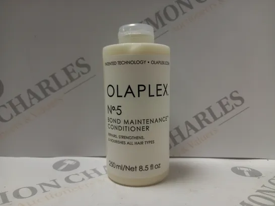 OLAPLEX NO.5 BOND MAINTAINENCE CONDITIONER 250ML 