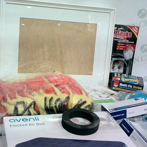 BOX OF APPROXIMATELY 14 ASSORTED ITEMS TO INCLUDE A FLOCKED AIR BED,  WORKING GLOVES SET AND A 4 PLUG SOCKET EXTENSION