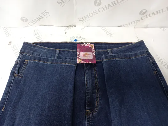 JOE BROWNS MUST HAVE SKINNY FIT JEANS BLUE UK SIZE 16S