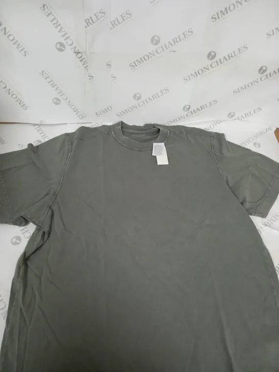 ABERCROMBIE AND FITCH CASUAL T-SHIRT SIZE XL