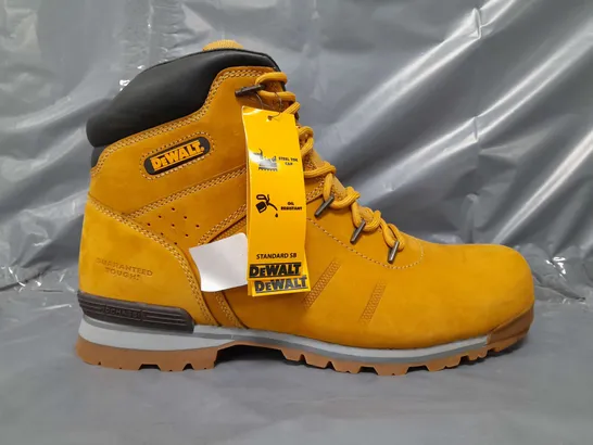 BOXED PAIR OF DEWALT ANKLE BOOTS IN CAMEL UK SIZE 12