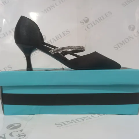 BOXED PAIR OF COMFORT PLUS POINTED TOE LOW HEEL SHOES IN BLACK W. JEWEL EFFECT SIZE 3