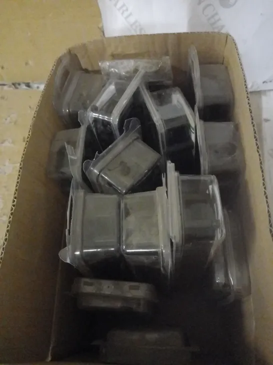 LOT OF 16 BRAND NEW WAGO UNIVERSAL CONNECTORS AND HOUSING , SERIES 224 LIGHTING CONNECTORS 