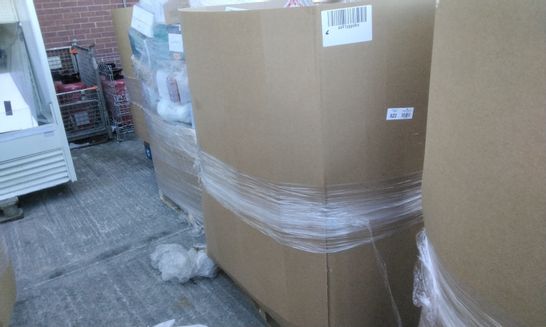 PALLET OF ASSORTED ITEMS INCLUDING SKIWEAR, RED ROUND TOP HELMET, PURPLE BICYCLE HELMET, RED PROTECTION PADS