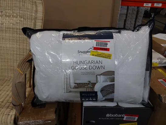 BAGGED SNUGGLEDOWN HUNGARIAN SOFT SUPPORT PILLOW 