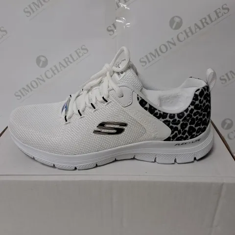 BOXED PAIR OF SKECHERS FLEX-LITE TRAINERS - WHITE // SIZE: 6 UK