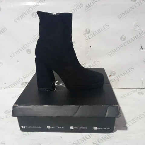 BOXED PAIR OF RAID FAUX SUEDE CHUNKY HEELED BOOTS IN BLACK UK SIZE 4