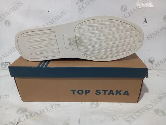 BOXED PAIR OF TOP STAKA SHOES IN NVY/BROWN EU SIZE 46