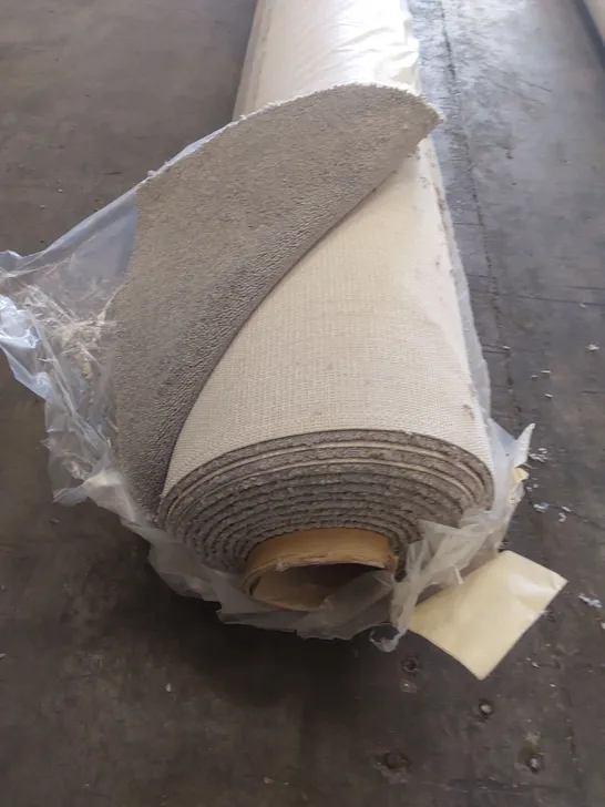 ROLL OF QUALITY EC HEARTLAND STANKLYN CARPET // APPROX SIZE: 4 X 6.8m