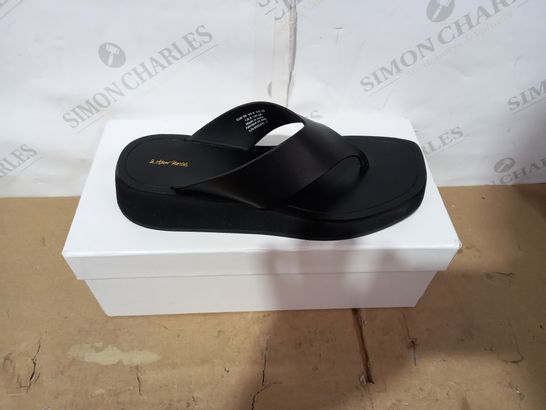 BOXED PAIR OF SHOES & OTHER STORIES BLACK FLIPFLOPS SIZE 38