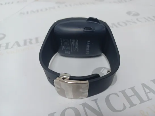 SAMSUNG GEAR S SMART WATCH WITH BATTERY PACK