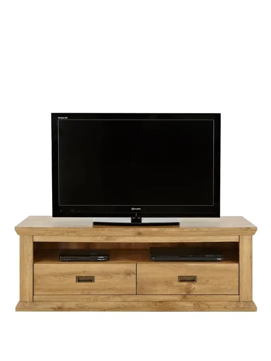 BOXED GRADE 1 CLIFTON OAK-EFFECT WIDE TV UNIT OAK (1 BOX) RRP £179