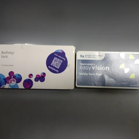 APPROXIMATELY 30 ASSORTED CONTACT LENS PRODUCTS TO INCLUDE BIOFINITY TORIC 3PCS, SPECSAVERS EASY VISION UVICIA TORIC PLUS 3PCS