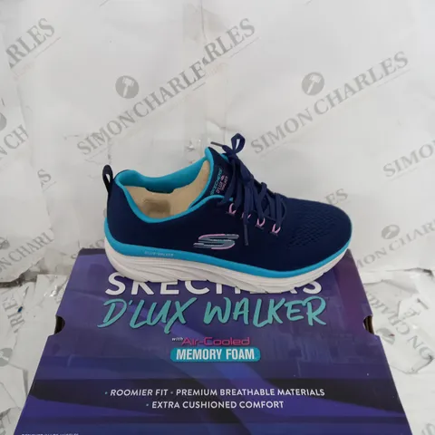 BOXED PAIR OF SKETCHERS WALKER TRAINER SIZE 5.5