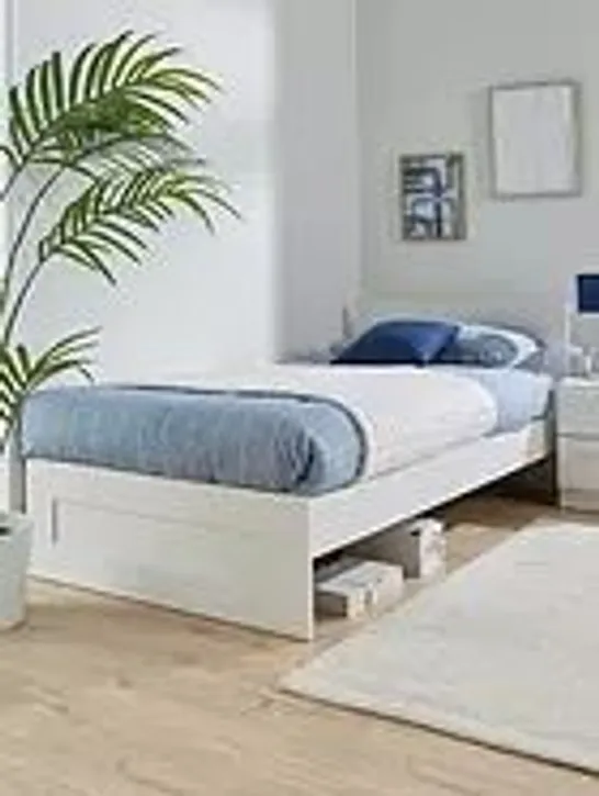 BOXED TARYN SINGLE BED IN WHITE - 1OF1