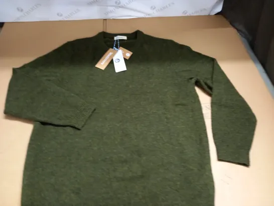 WOOLOVERS LAMBSWOOL KNITTED CREW NECK JUMPER IN DARK MOSS GREEN - L