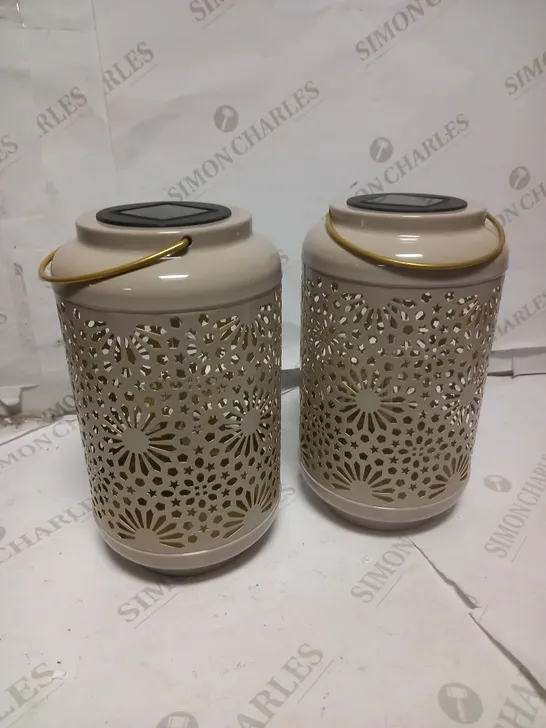 GARDEN REFLECTIONS SET OF 2 PATTERNED SOLAR LANTERNS, FLOWER