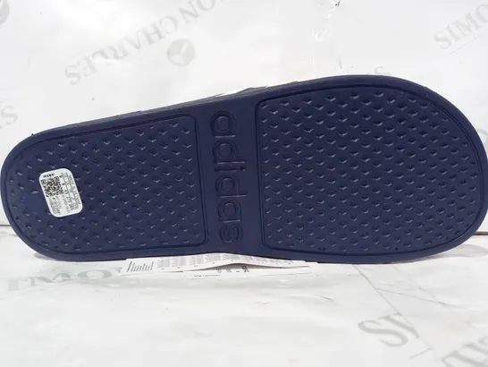 BOXED PAIR OF ADIDAS ADILETTE AQUA SLIDERS IN NAVY/WHITE UK SIZE 9